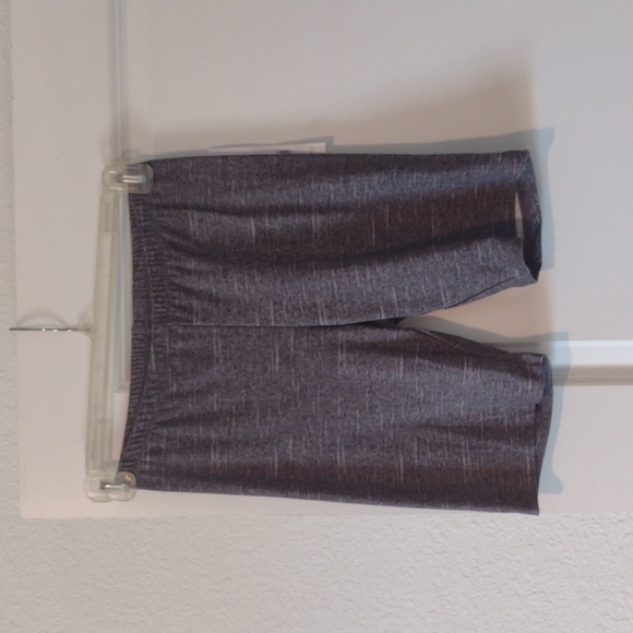 Queen Shirt With shorts bundle new - Picture 9 of 15